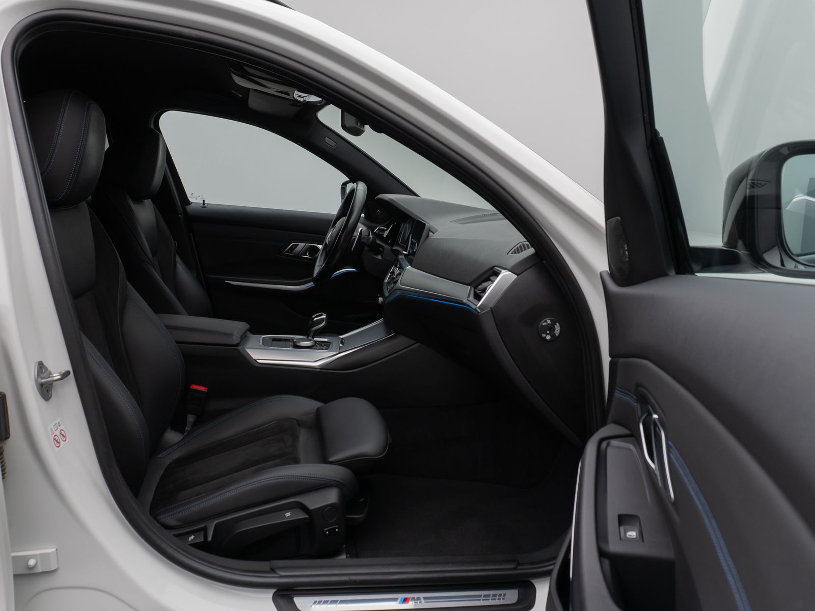 Fahrzeugabbildung BMW 330e M Sport Kamera DAB H/K Geschwind Parkassist