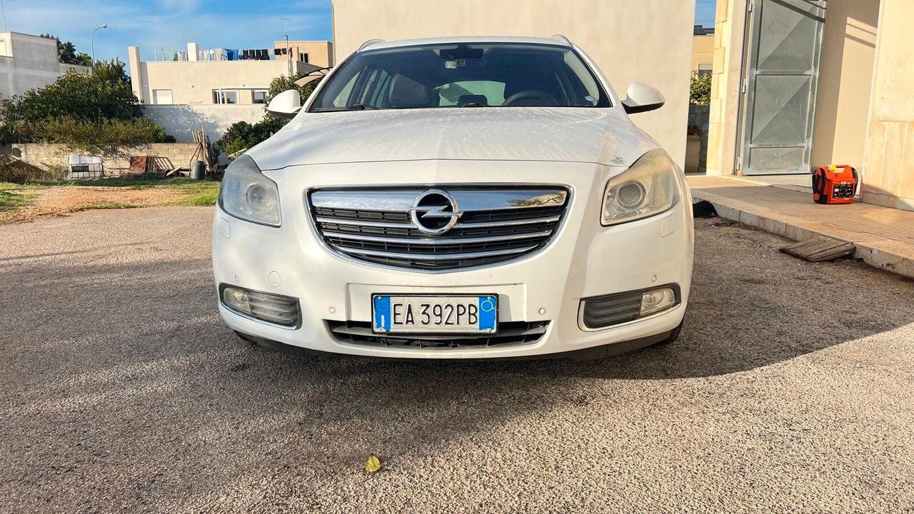 Opel Insignia 2010 — rear view