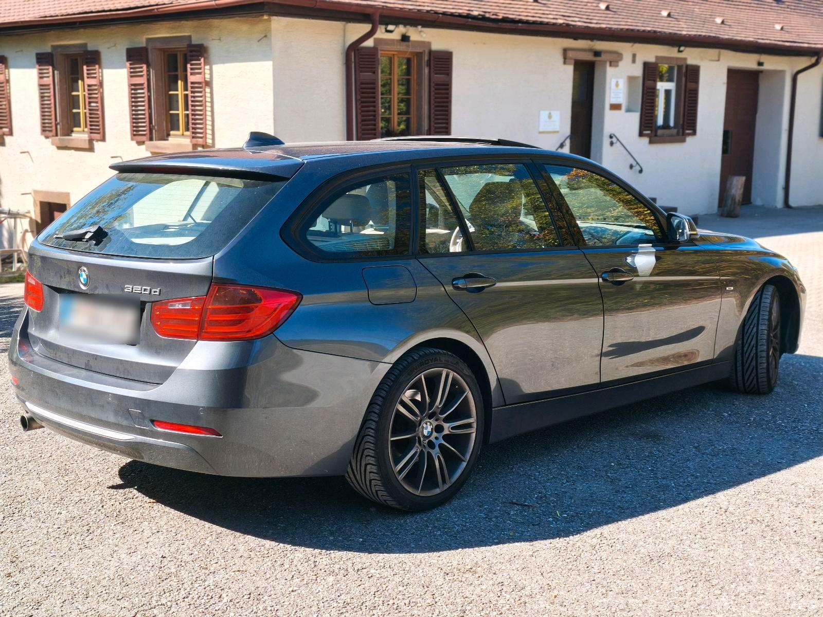 BMW 320 2012 — interior