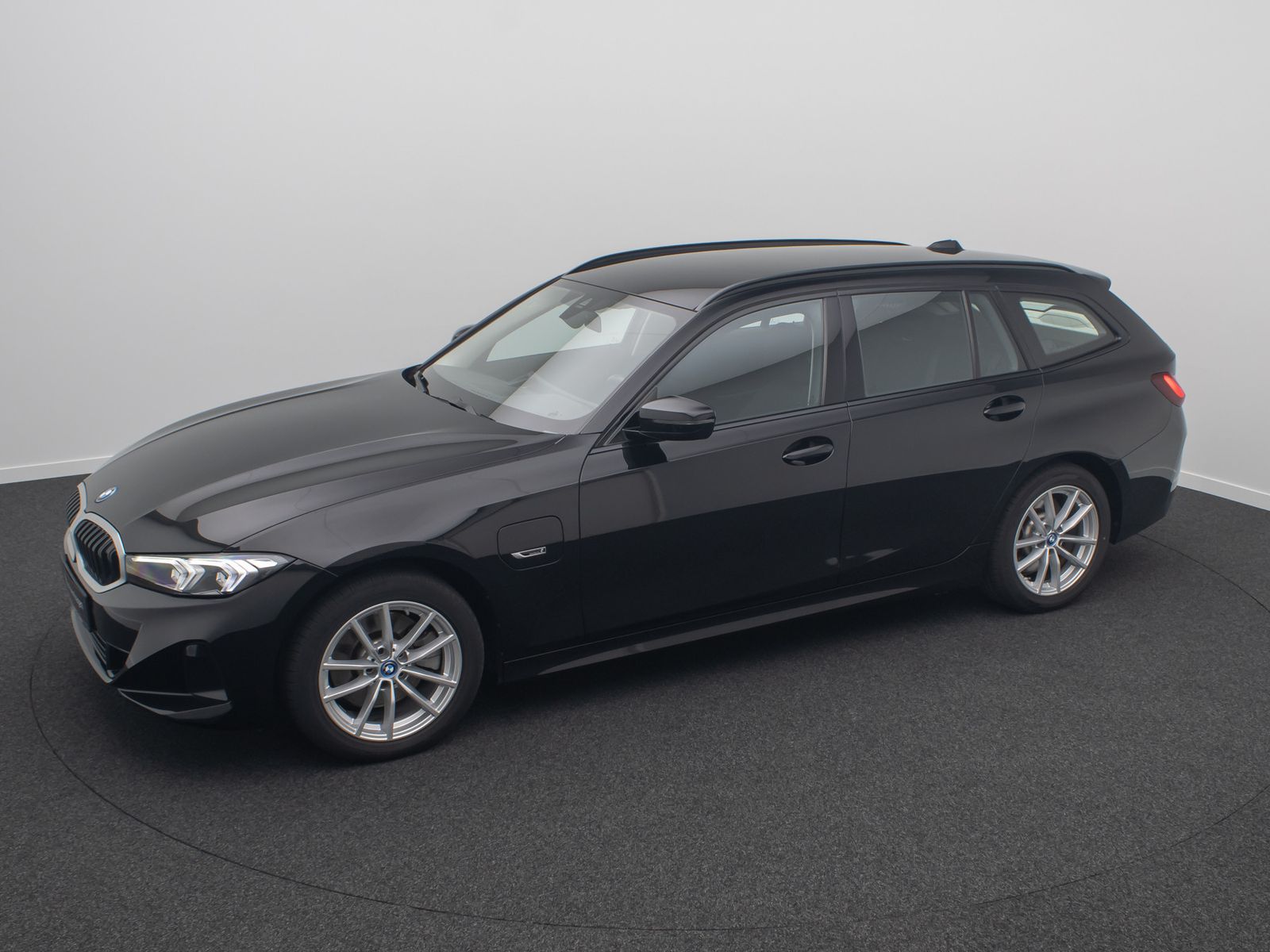 Fahrzeugabbildung BMW 320e Widscreen DAB Cockpit+ PDC GeschwindigReg