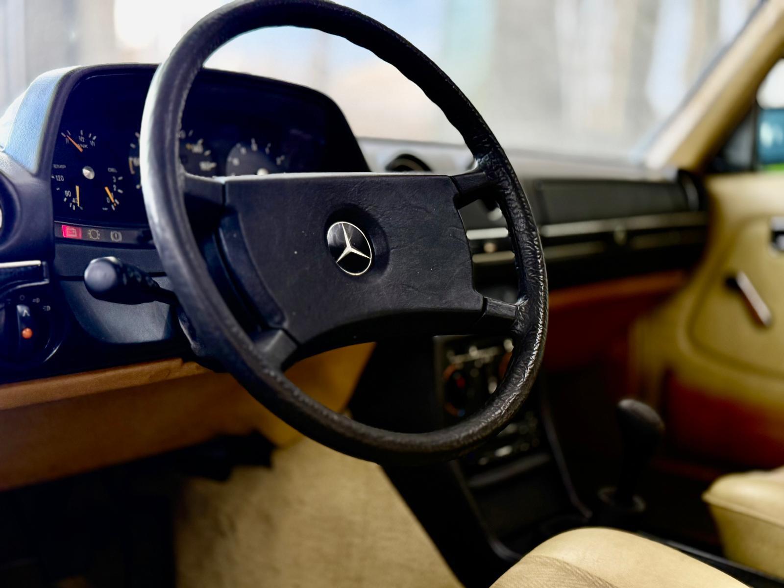 Mercedes-Benz 230 E " Restaurationsbasis | Oldtimer Klassiker"