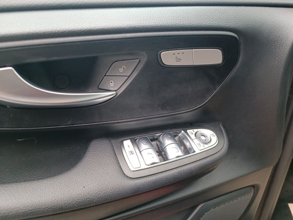 Fahrzeugabbildung Mercedes-Benz V 220 d kompakt 9G-TRONIC Edition