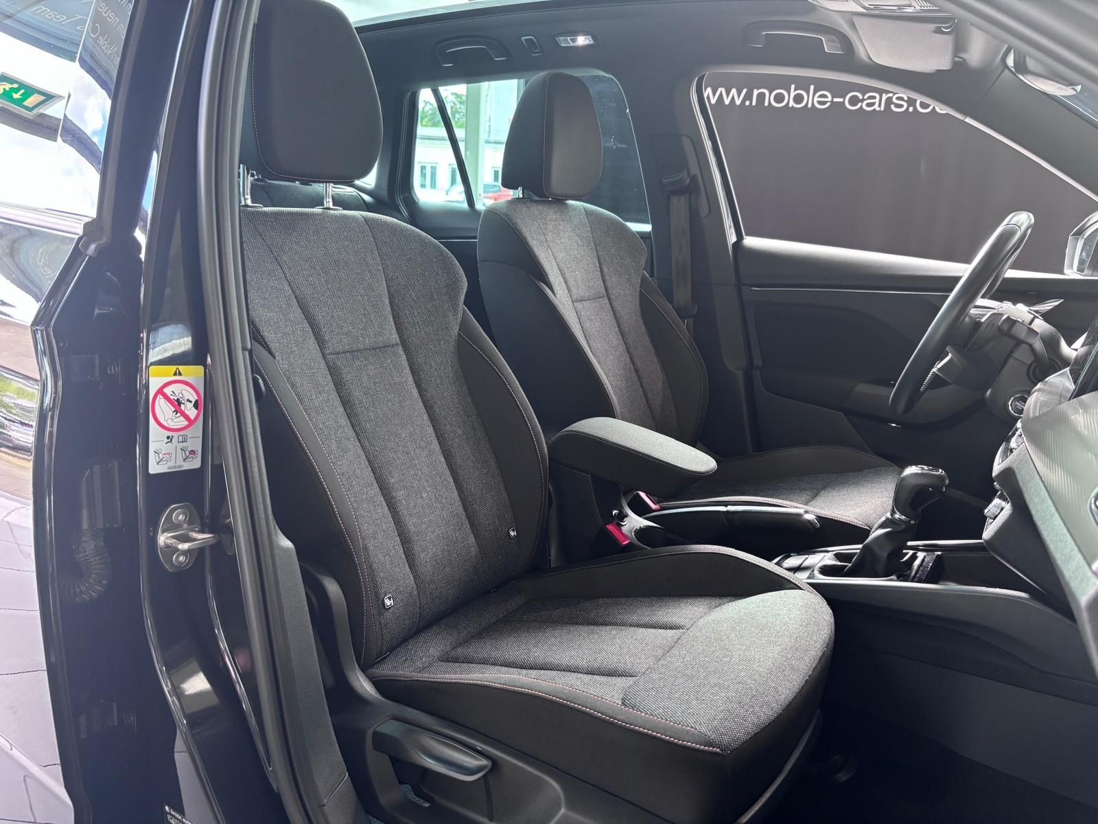 Fahrzeugabbildung SKODA Kamiq 1.5 TSI Clever  NAVI PANO KAMERA
