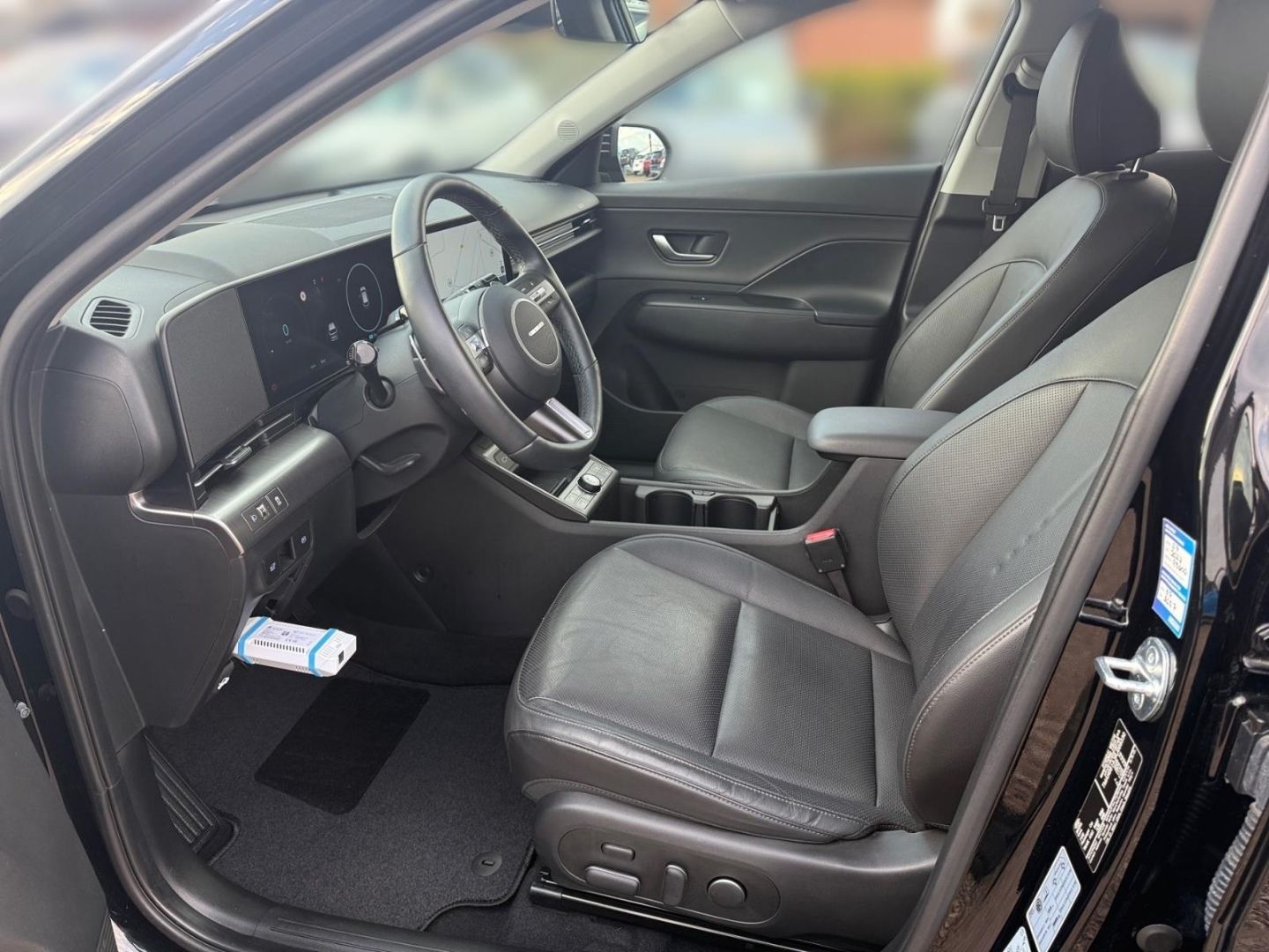 Fahrzeugabbildung Hyundai KONA Elektro PRIME 65,4kWh SITZ-P+ALLWETTER+360°