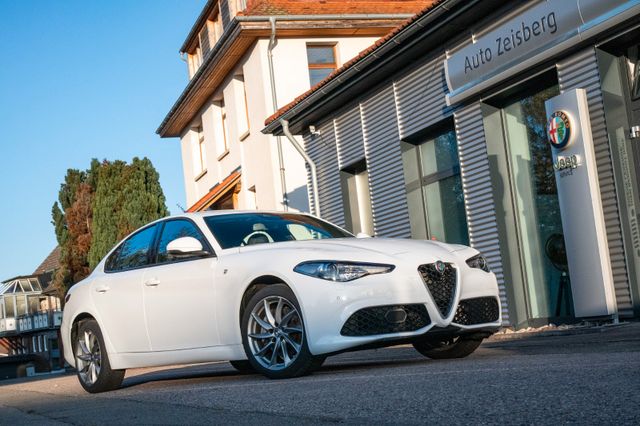 Alfa Romeo Giulia Ti Q4 2.0 Turbo 16v Navi Assispaket