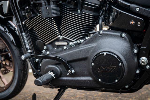 Fahrzeugabbildung Harley-Davidson FXLRST LOW RIDER ST 117 MY23 - VORBESTELLEN