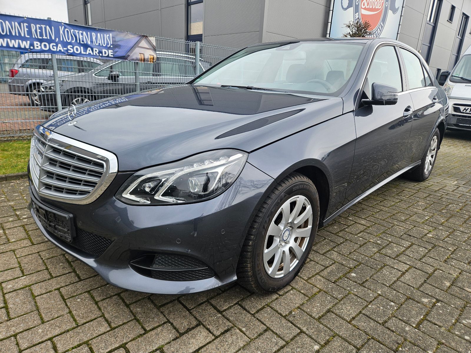MERCEDES-BENZ E 250