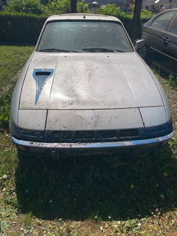 PORSCHE 924