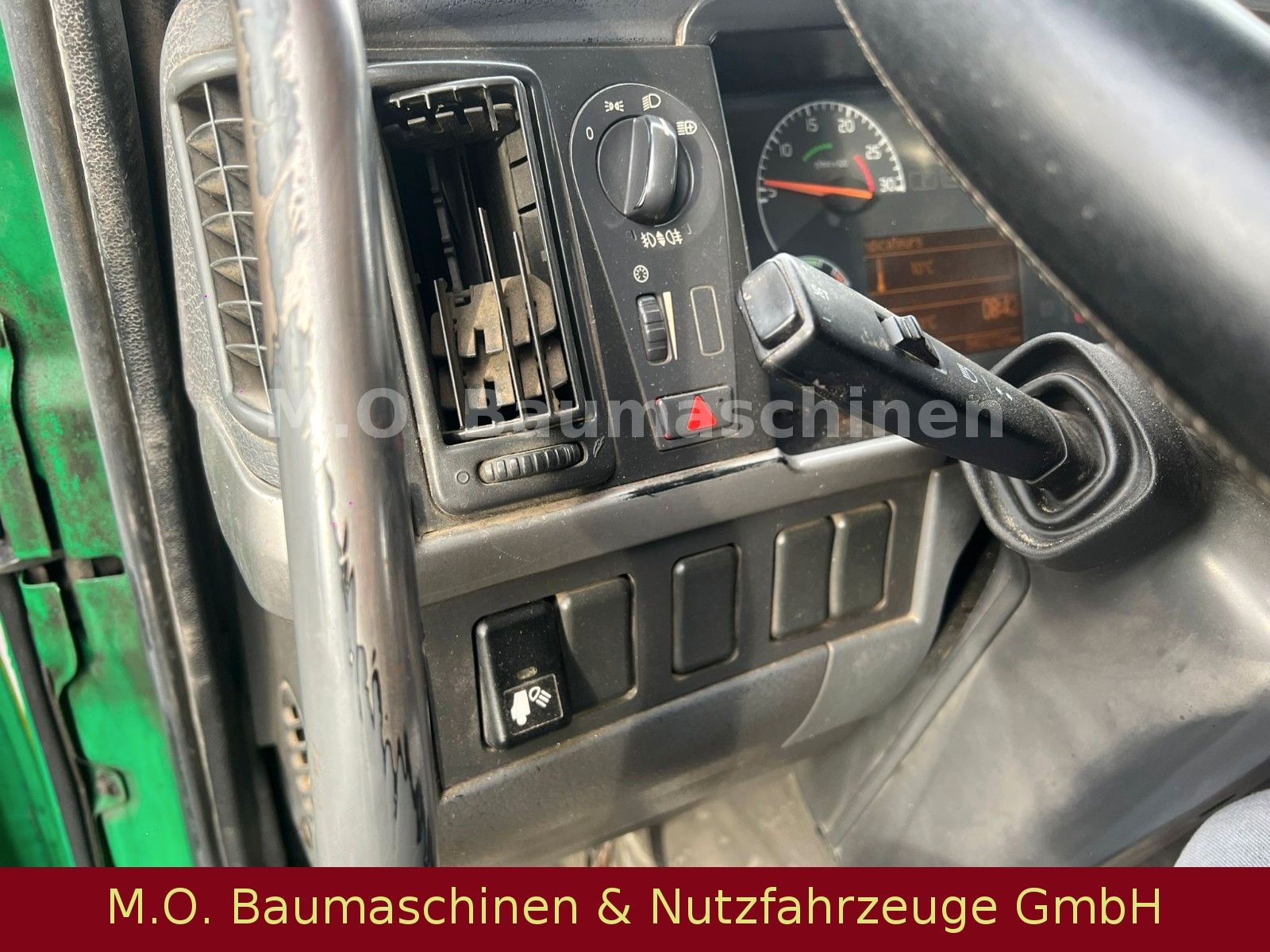 Fahrzeugabbildung Volvo FM12 / 6x4 / Plane /