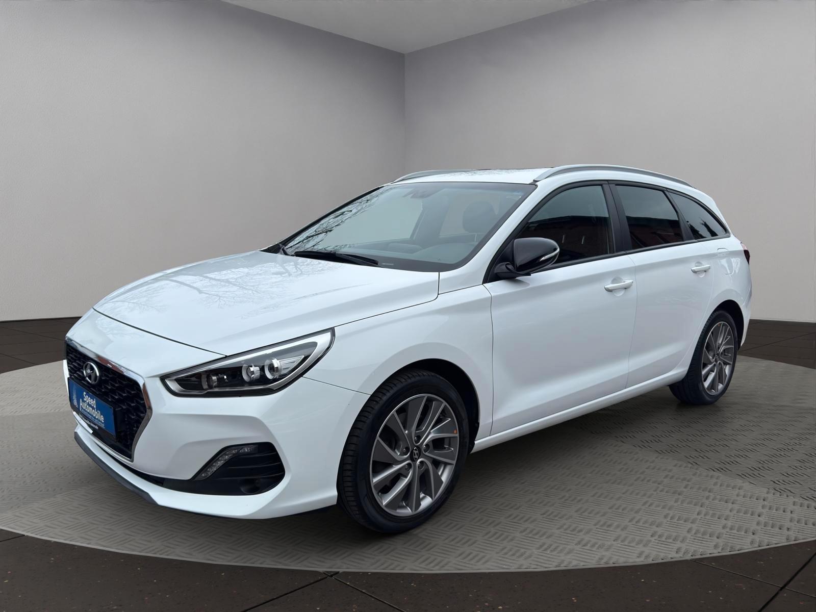 Hyundai i30 CW Passion *LED*NAVI*CAM*SHZ*TEMPO*LANE