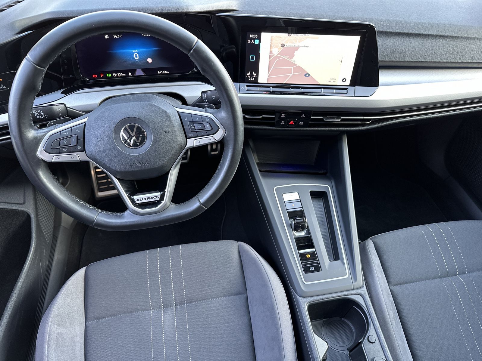 Fahrzeugabbildung Volkswagen Golf Alltrack 4Motion NAV+LED+PANO+ACC+17ZO+SHZ
