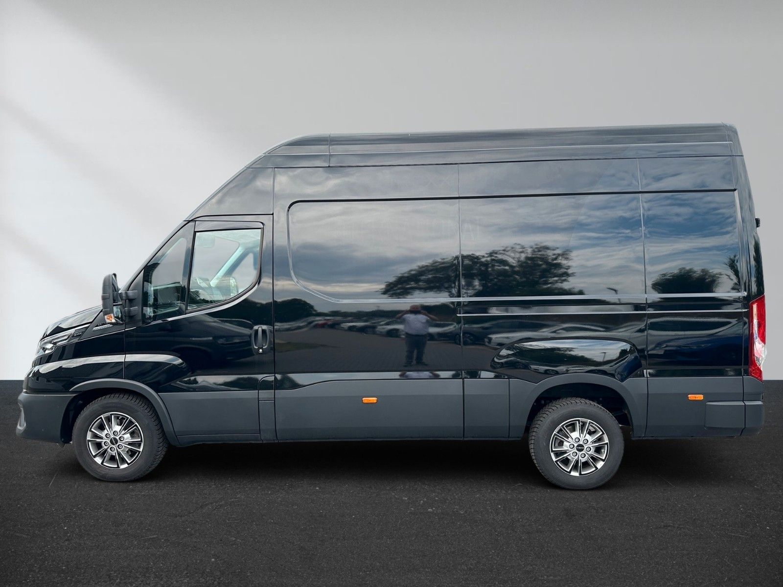 Iveco Daily L2H3 Automatic 35S18HA – Bild 9