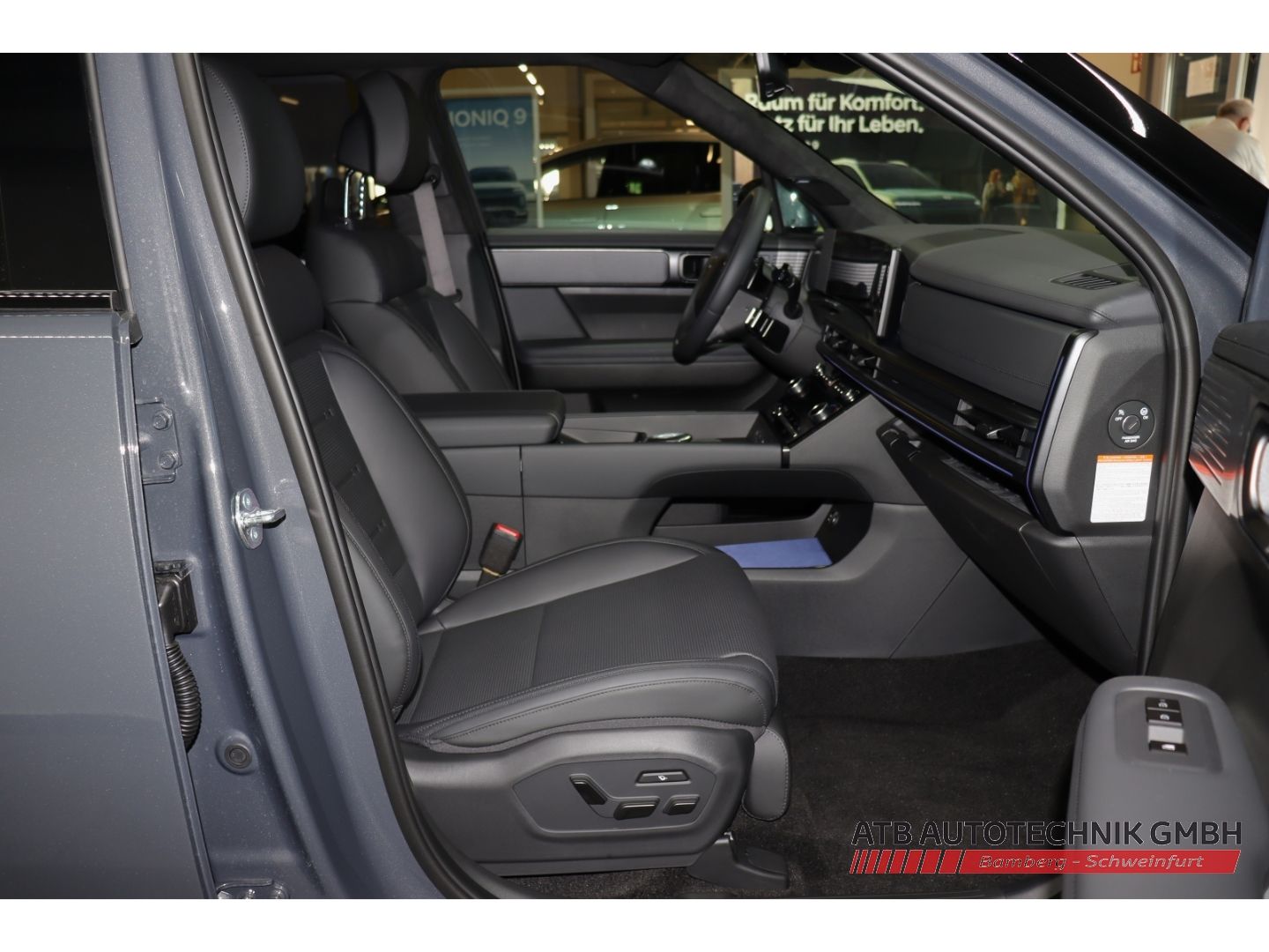 Fahrzeugabbildung Hyundai SANTA FE Blackline MY26 1.6 T-GDi PHEV 4WD HUD N