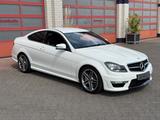 Mercedes-Benz C 63 AMG COUPE, DEUTSCHES FAHRZEUG, DIAMANTWEISS - Mercedes-Benz C 63 AMG: Coupe