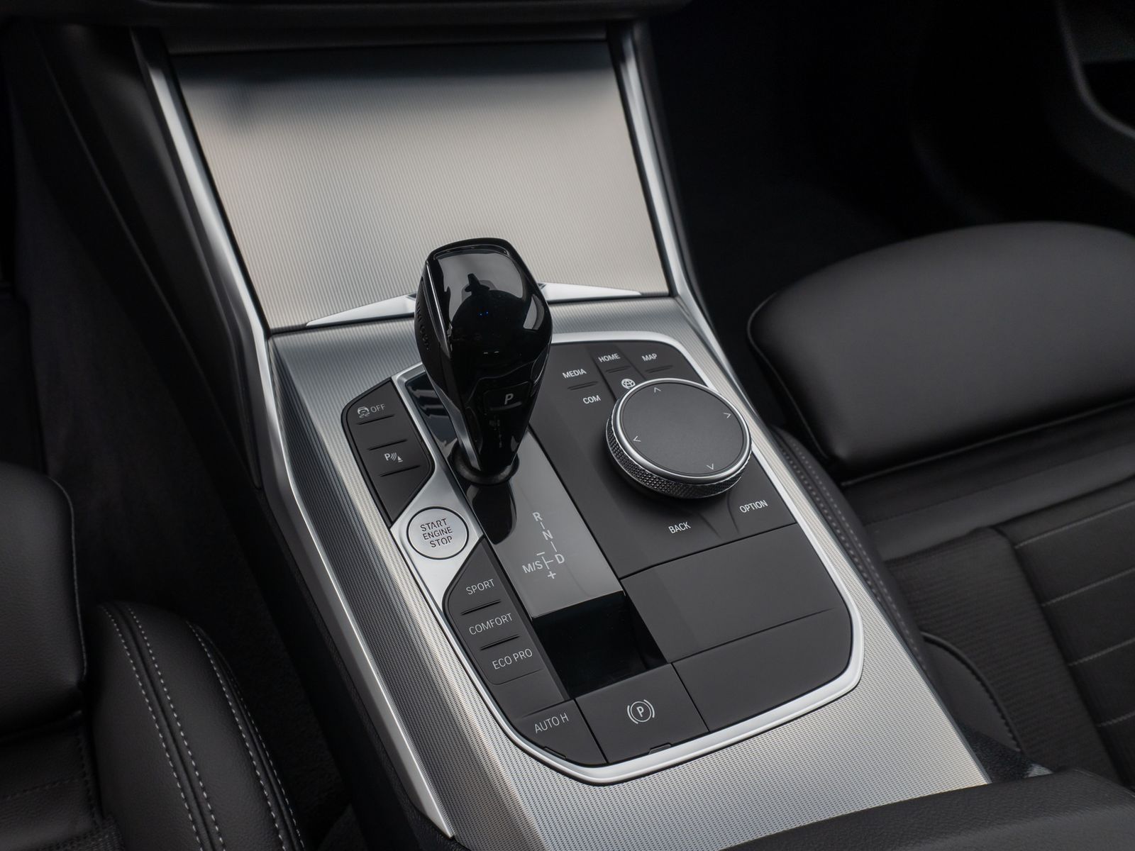 Fahrzeugabbildung BMW 320d Sport Line Kamera DAB HiFi Lordos Alarm LED