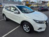 Nissan Qashqai 1.6 DIG-T N-CONNECTA N-CONNECTA - Nissan Qashqai mit Benzin-Antrieb: Limousine