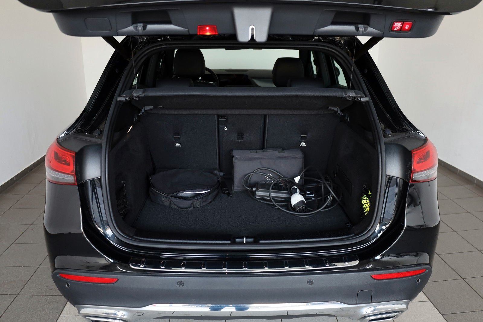 Fahrzeugabbildung Mercedes-Benz GLA 250 e, Progressive,Leder,Panorama,LED,Kamera