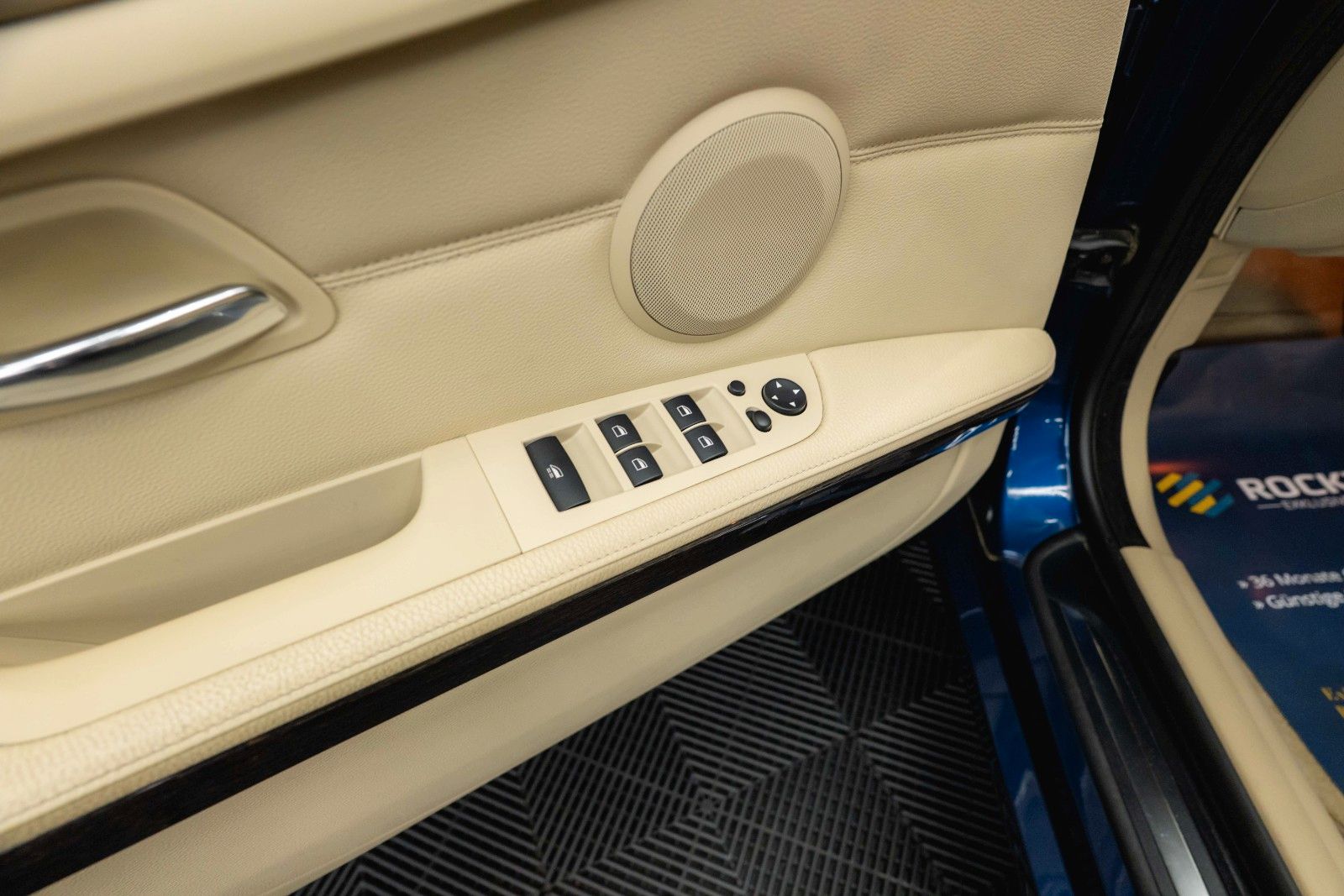 Fahrzeugabbildung BMW 330d Cabrio Sport Edition *Bi-Xenon*H&K*Memory*