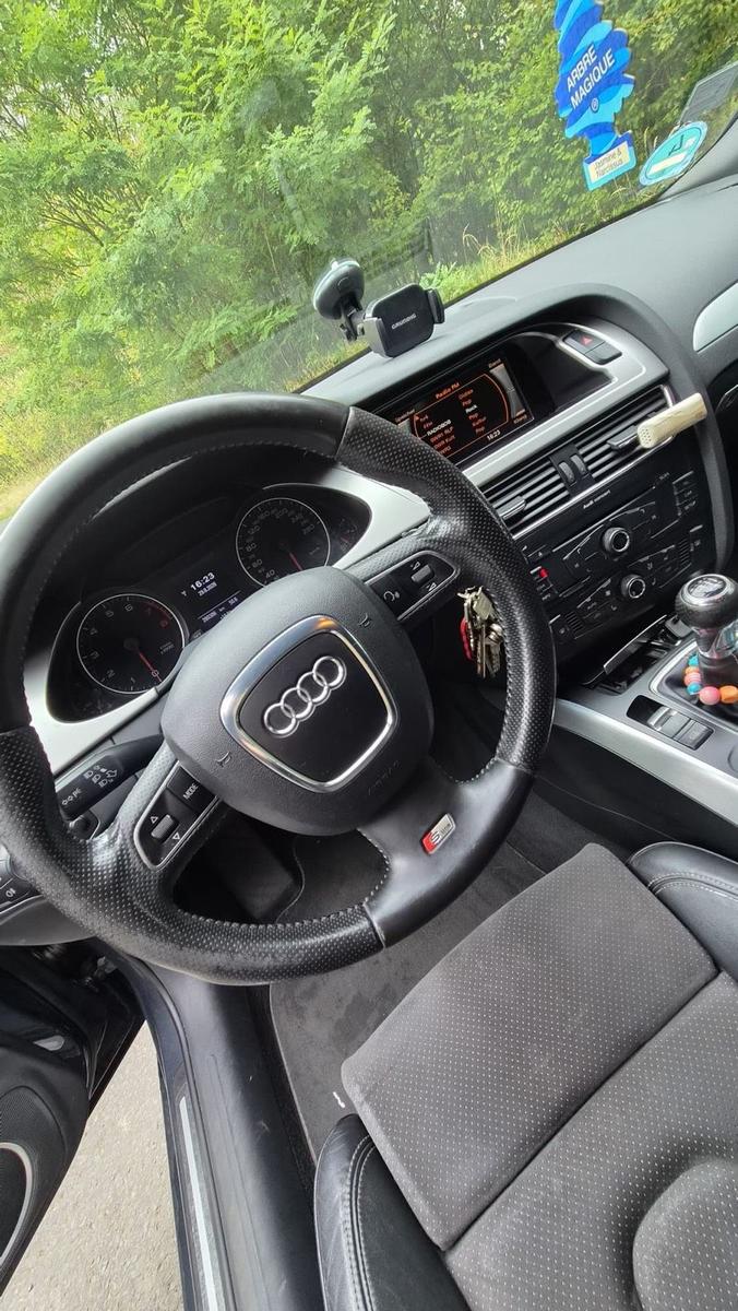 Audi A4 2009 — photo 13