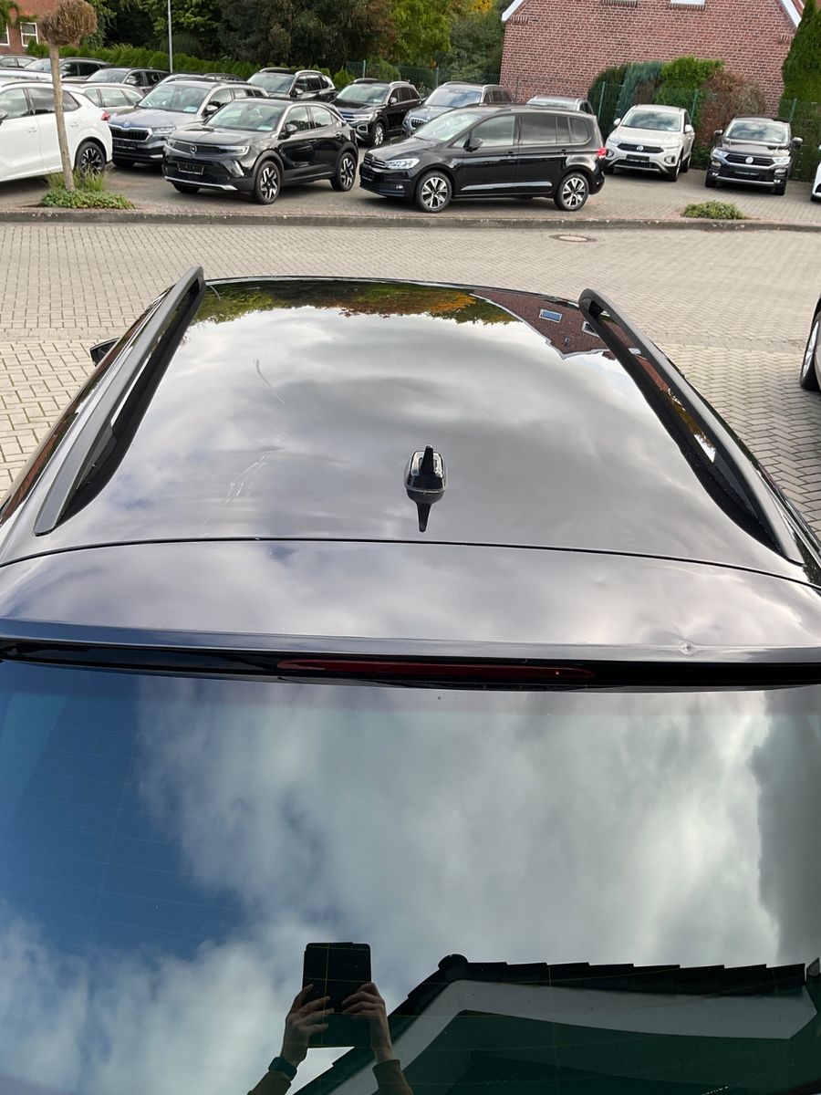 Fahrzeugabbildung SKODA Karoq 1.5l TSI DSG ACC,Kamera,Navi,LED,ACC