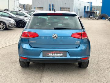 Volkswagen Golf - 6