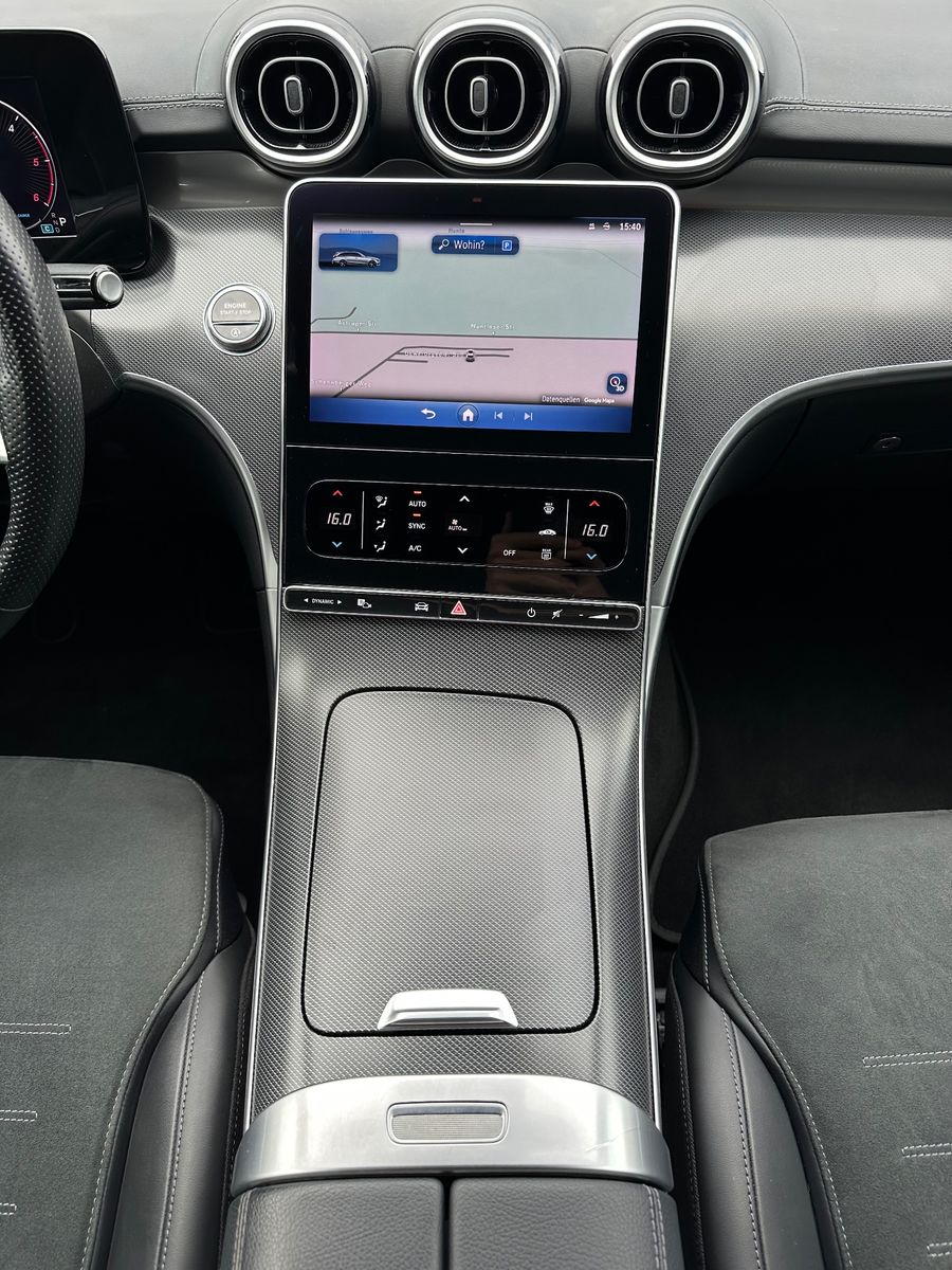 Fahrzeugabbildung Mercedes-Benz C 220 d T 4Matic AMG-Line NAV+LED+AHK+DISTRONIC