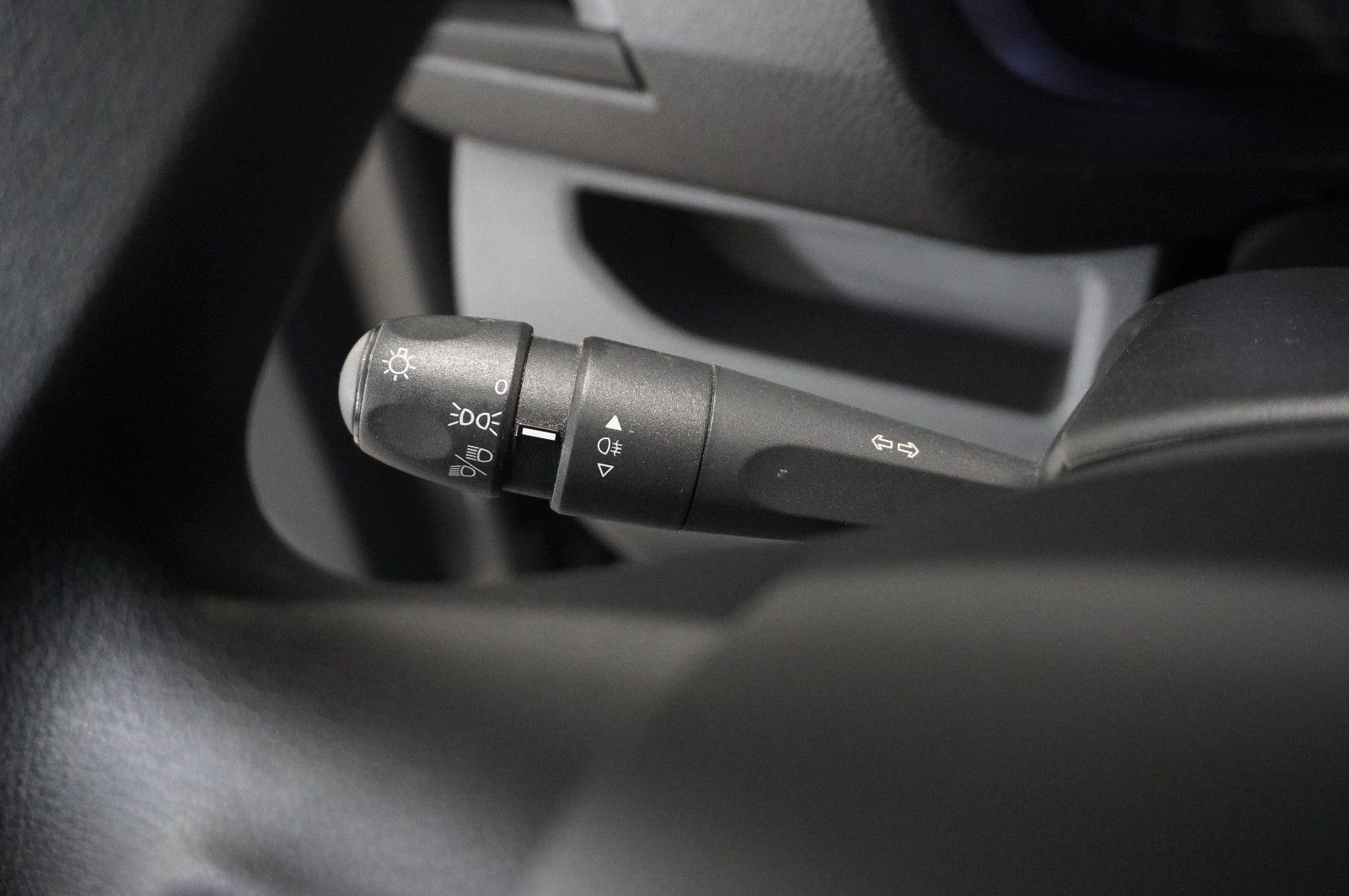 Fahrzeugabbildung Opel Vivaro C Kombi 2.0D "L" 9-SITZER NAVI/TEMP./DAB+