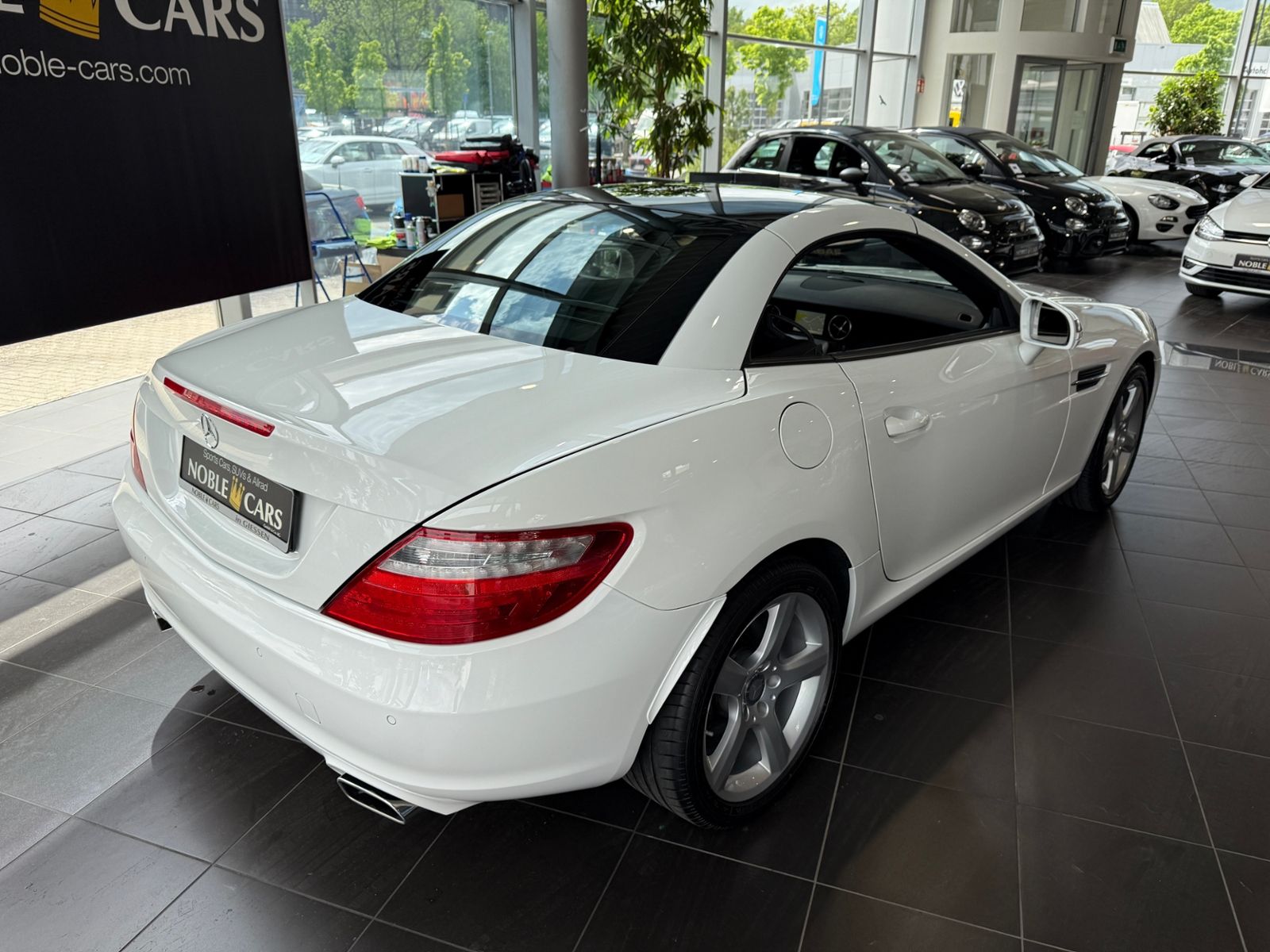 Fahrzeugabbildung Mercedes-Benz SLC 200 NAVI AIRSCARF ALU