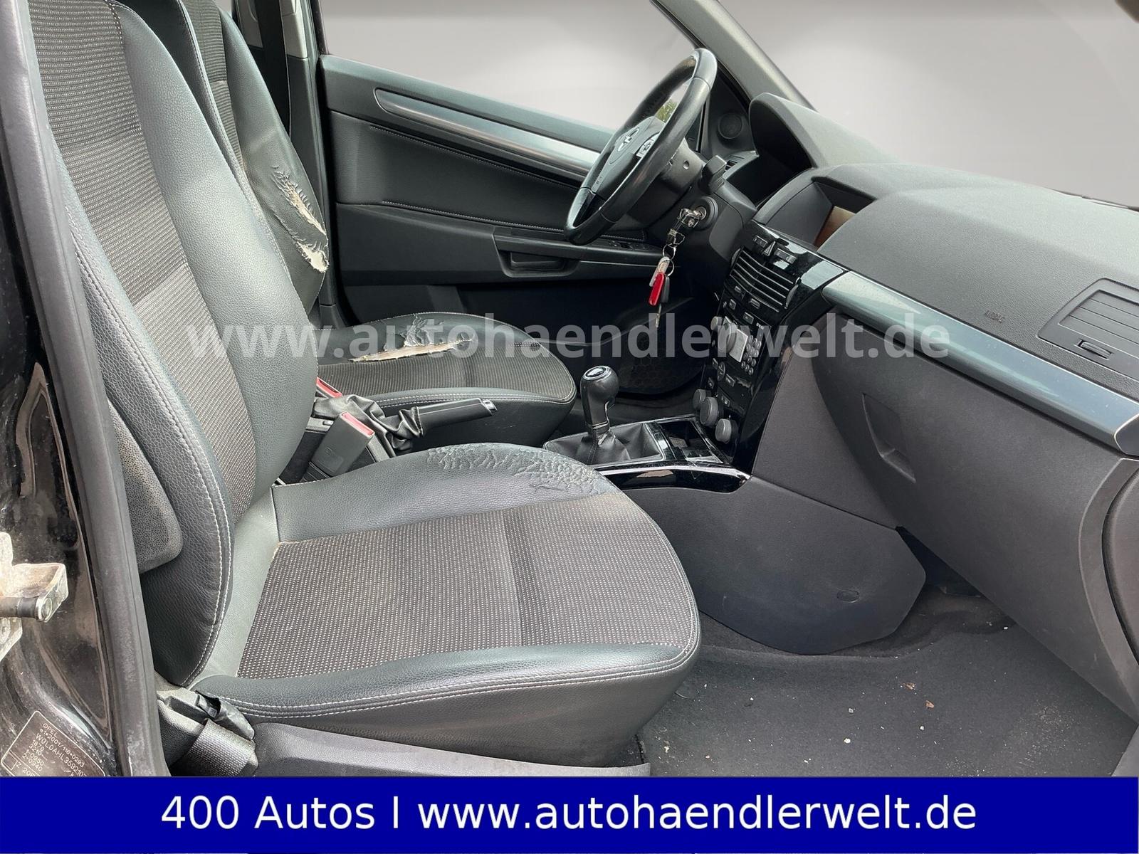 Opel Astra 2009 — photo 14