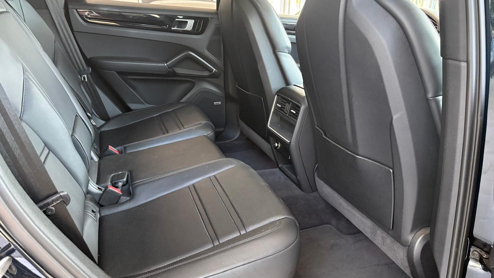 Fahrzeugabbildung Porsche Cayenne Coupe E-Hybrid allrad lenkung