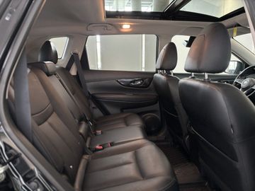 Fotografie des Nissan X-Trail 1.6 dCi Xtronic Tekna