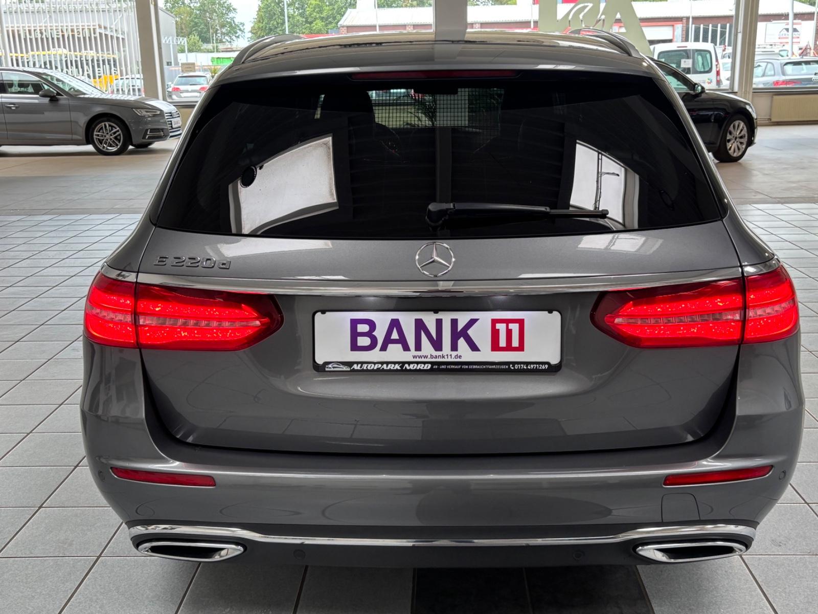 Mercedes-Benz E 220d Automatik,Scheckheft,Burmester,AHK,Navi