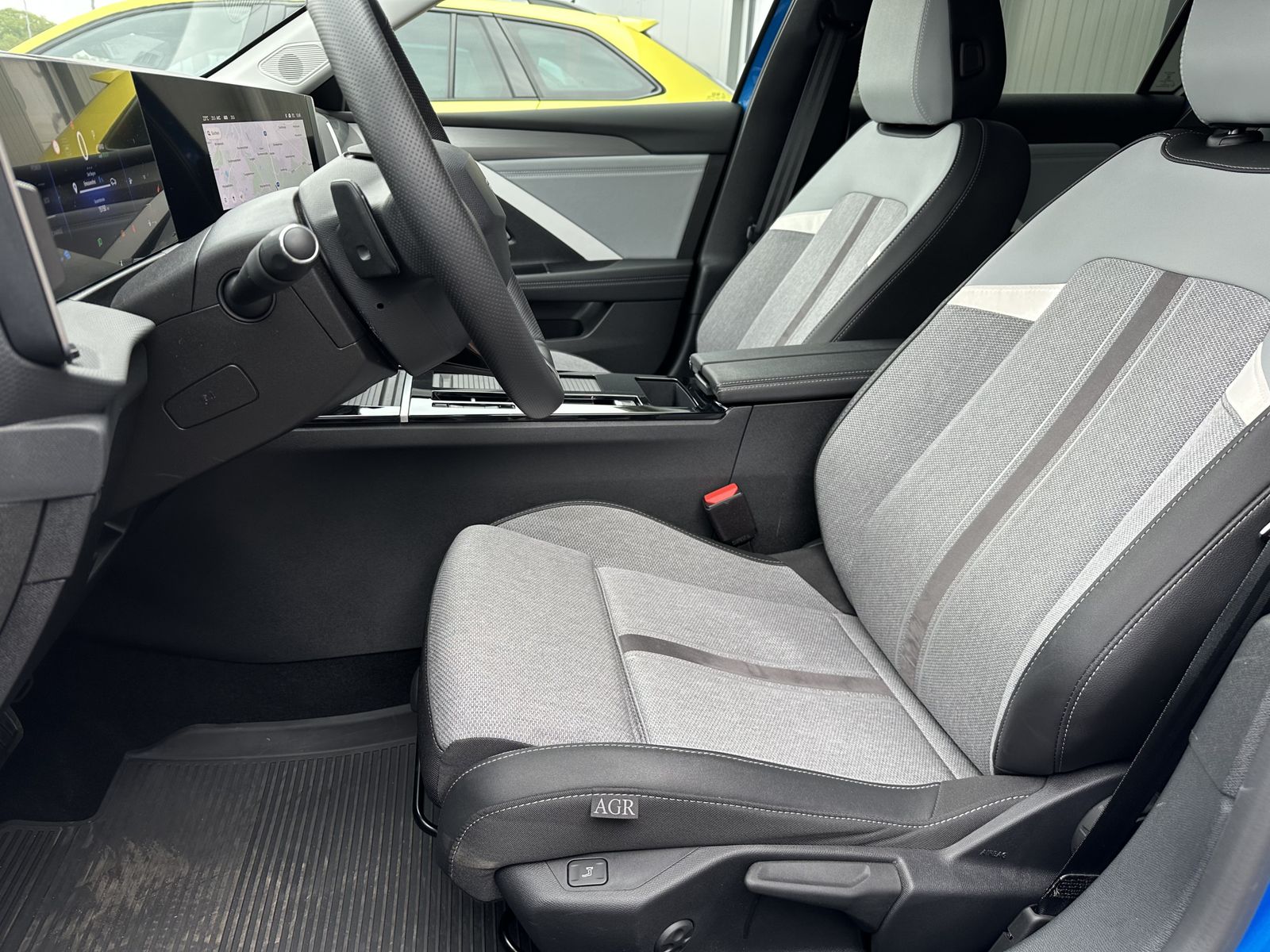 Fahrzeugabbildung Opel Astra SpT 1.6 Hybrid Elegance NAV+LED+ACC+180°