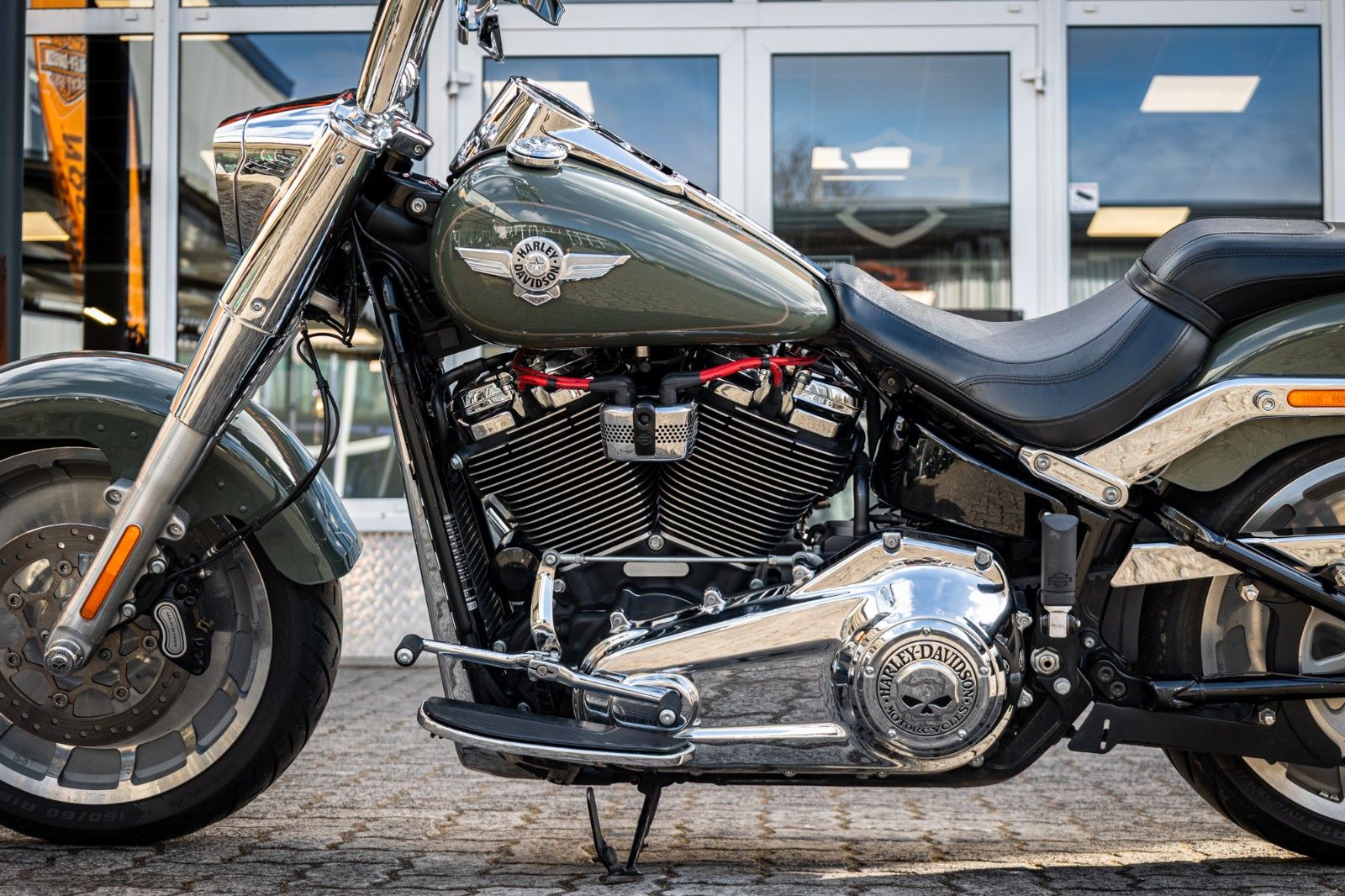 Fahrzeugabbildung Harley-Davidson FLFBS Fat Boy Softail 114 - Jekill & Hyde -