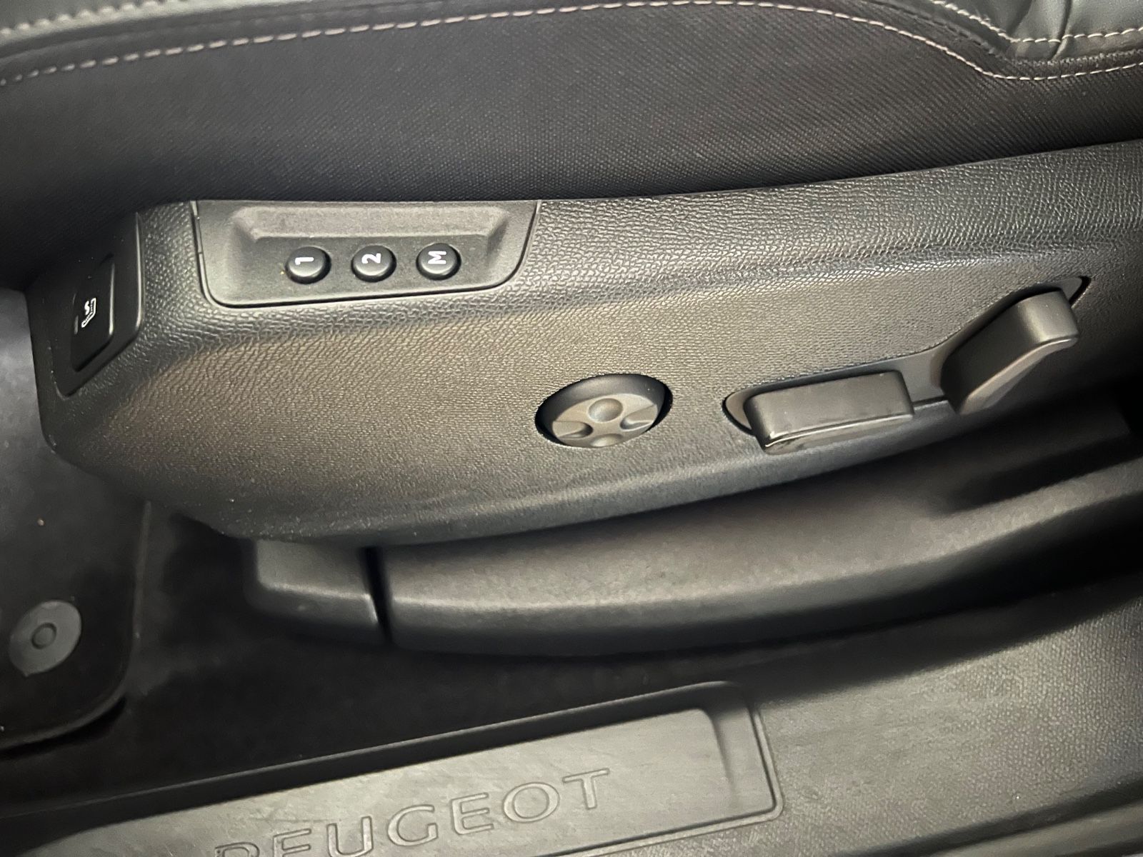 Fahrzeugabbildung Peugeot 3008 Allure