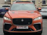 Jaguar F-Pace F-PACE P550 SVR AWD|Pano|Kamera|Voll| - Jaguar in Duisburg