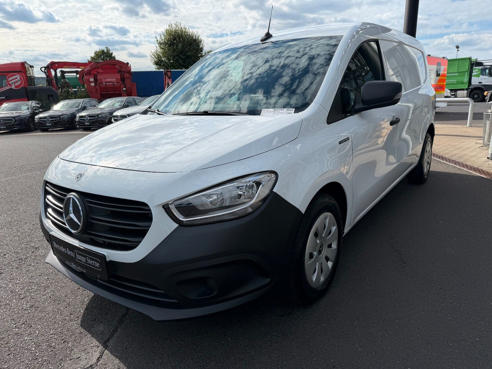 Fahrzeugabbildung Mercedes-Benz eCitan Klimaautomatik Kamera MBUX Navi