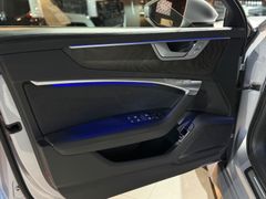 AUDI RS6 4.0 TFSI*PANO*B&O*HEADUP*AHK*STANDHEIZUNG*