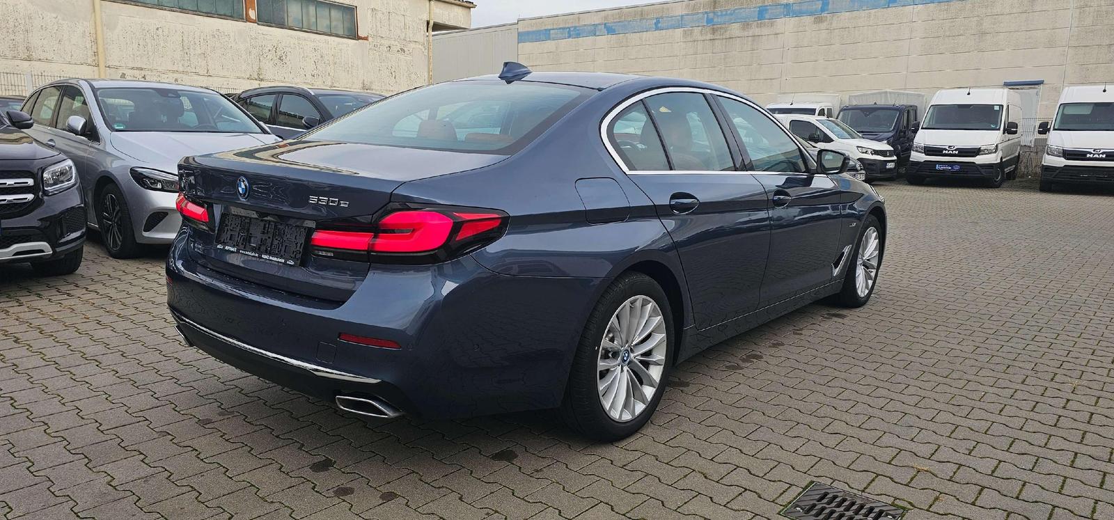 BMW 530 530 e xDrive Luxury Line