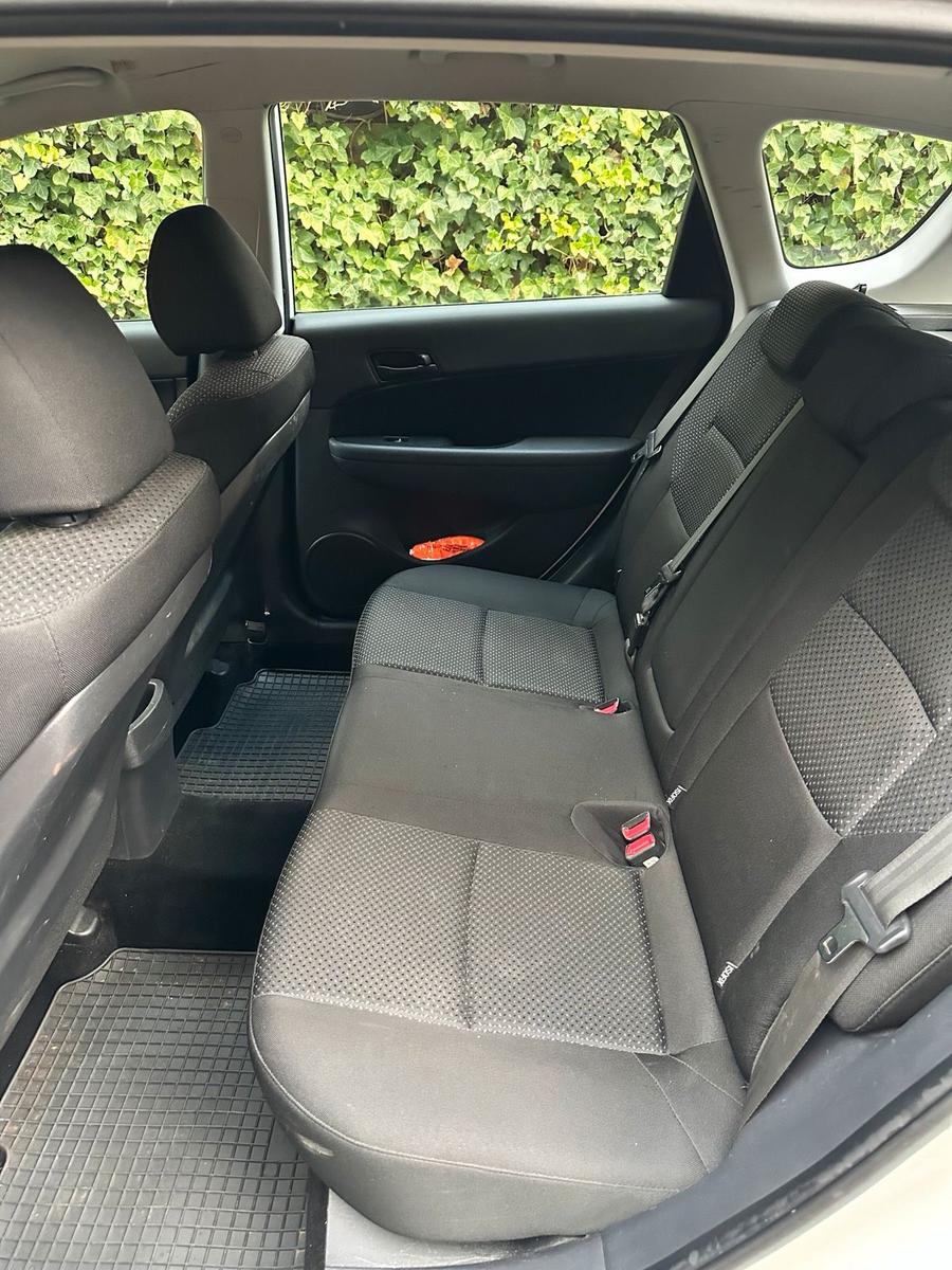 Hyundai i30 2012 — photo 13