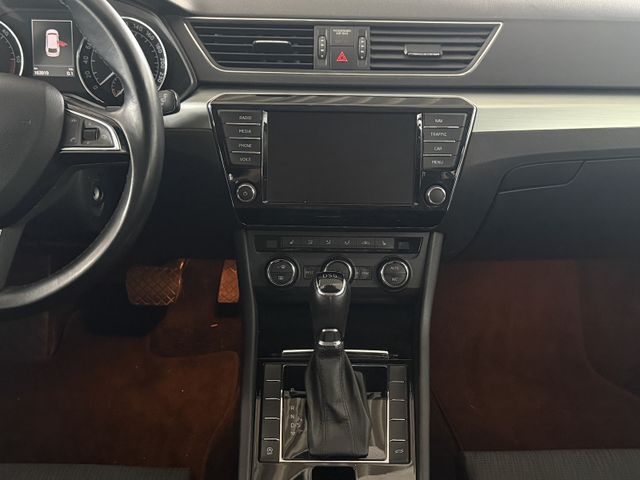 Skoda Superb COMBI 2.0 TDI DSG XENON NAVI ACC AHK