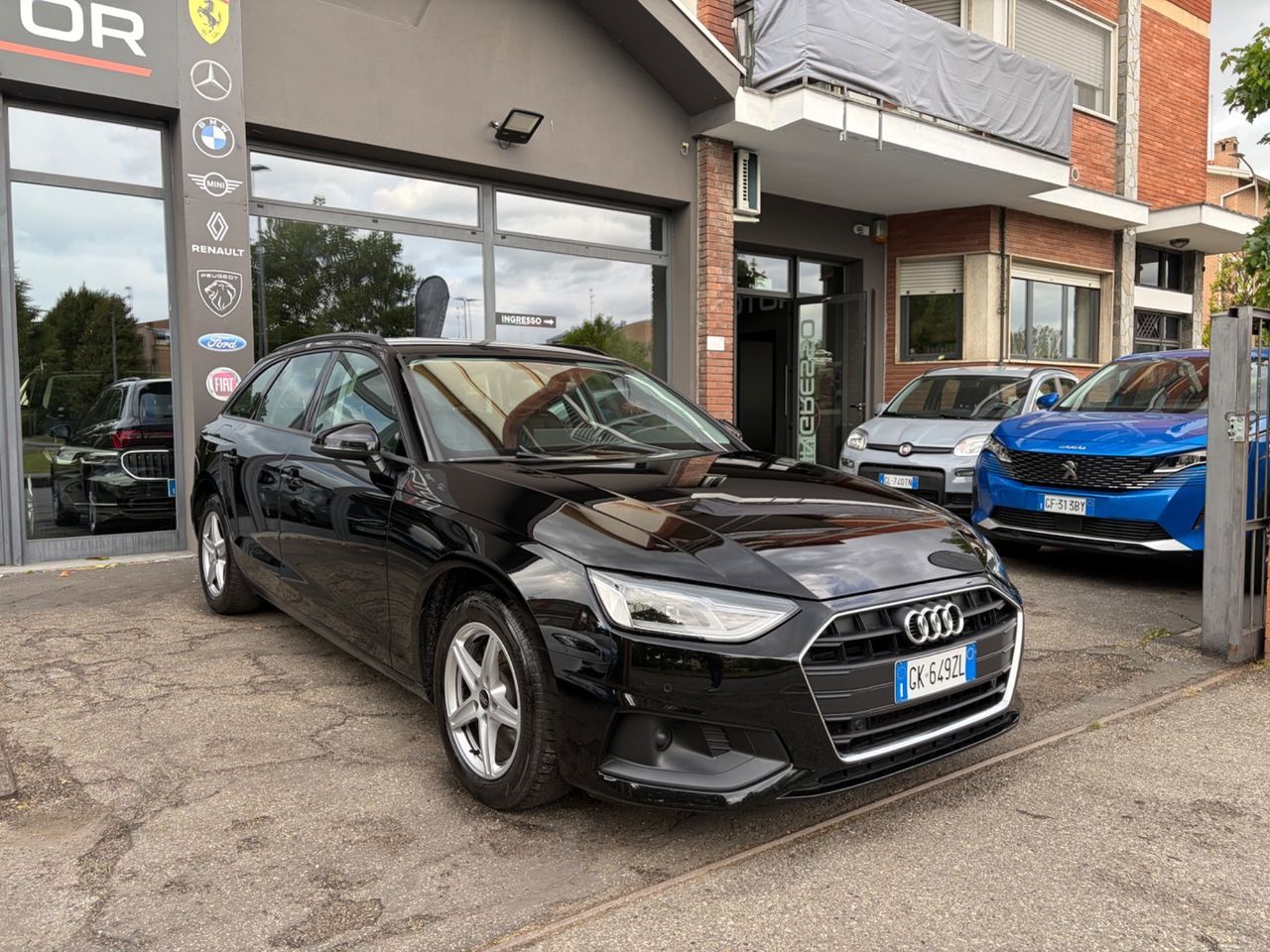 Audi A4 Avant 30 TDI/136 CV S tronic Business Ad imagem 3