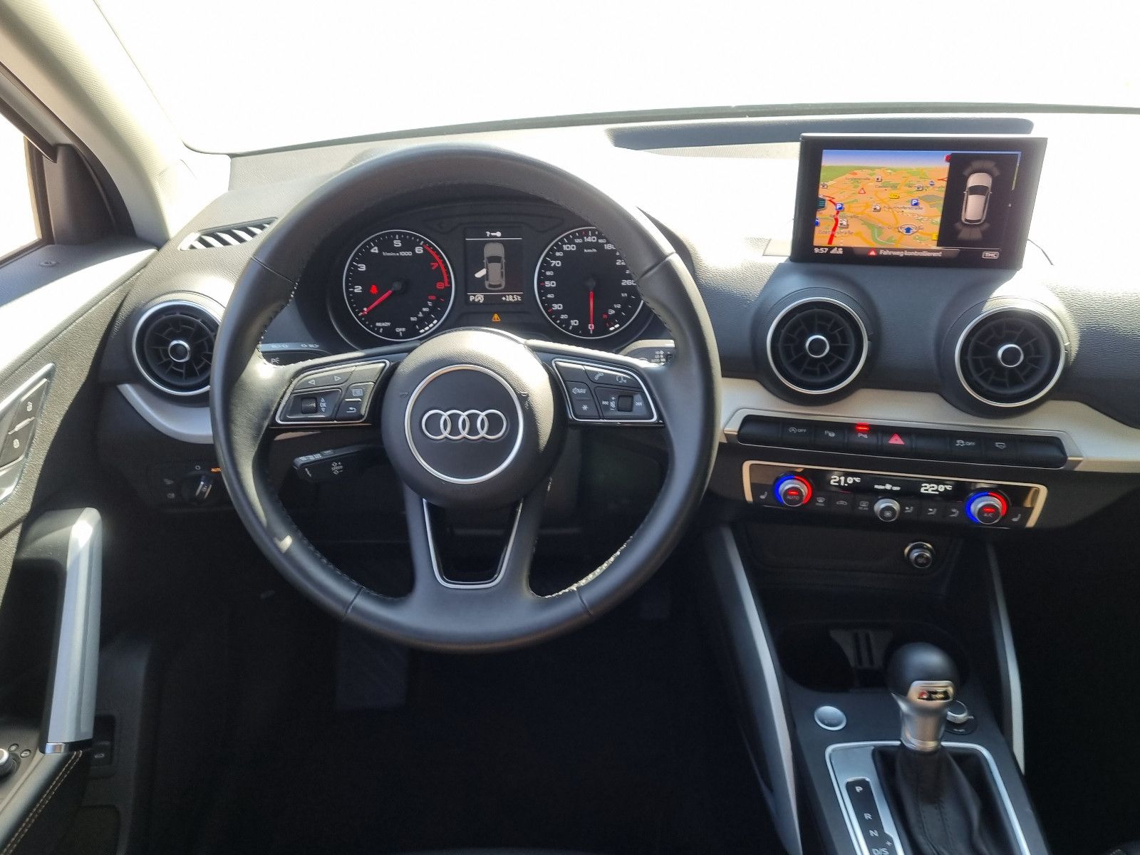 Fahrzeugabbildung Audi Q2 35 TFSI S tronic design LED NAVI PDC