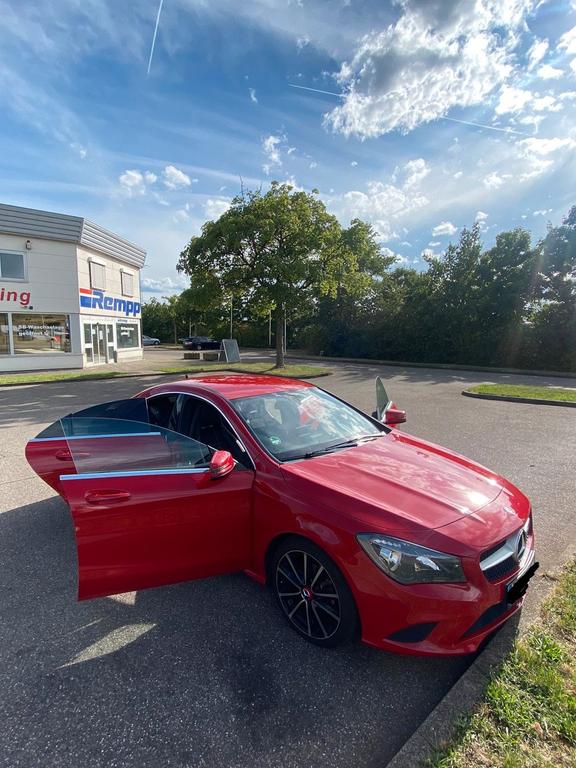 Mercedes-Benz CLA 200