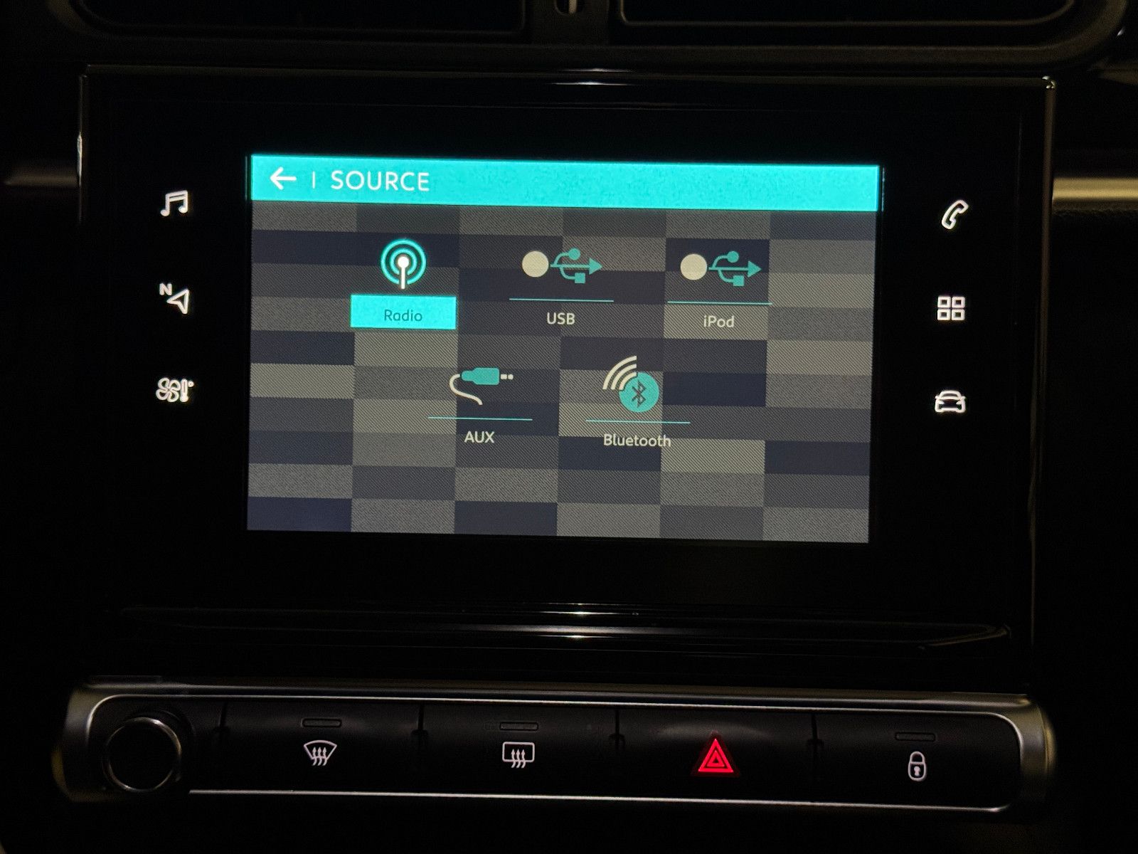 Fahrzeugabbildung Citroën C3 1.6 HDI FEEL COLOR STYLE PAKET NAVI LED VOLL
