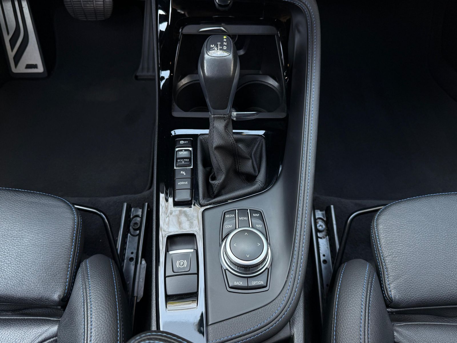 Fahrzeugabbildung BMW X1 xDrive 25 e M Sport/M PAKET LED+LEDER+NAV+SHZ