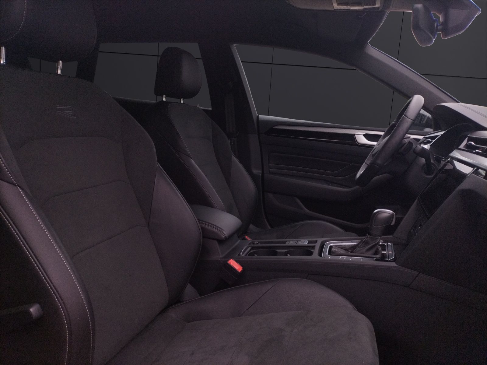 Fahrzeugabbildung Volkswagen Arteon SB TSI R-Line DSG Matrix AHK Navi AID ACC