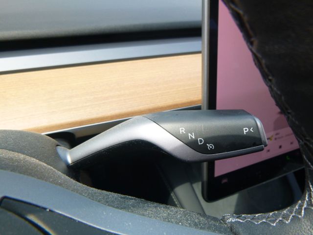 Fahrzeugabbildung Tesla Model 3 Long Range Dual AWD Facelift