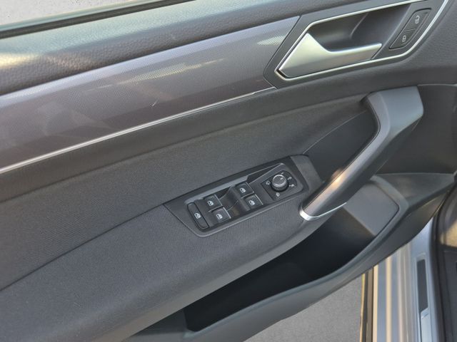 Touran Highline 1.5 TSI DSG,ACC,LED,Navi,PANO