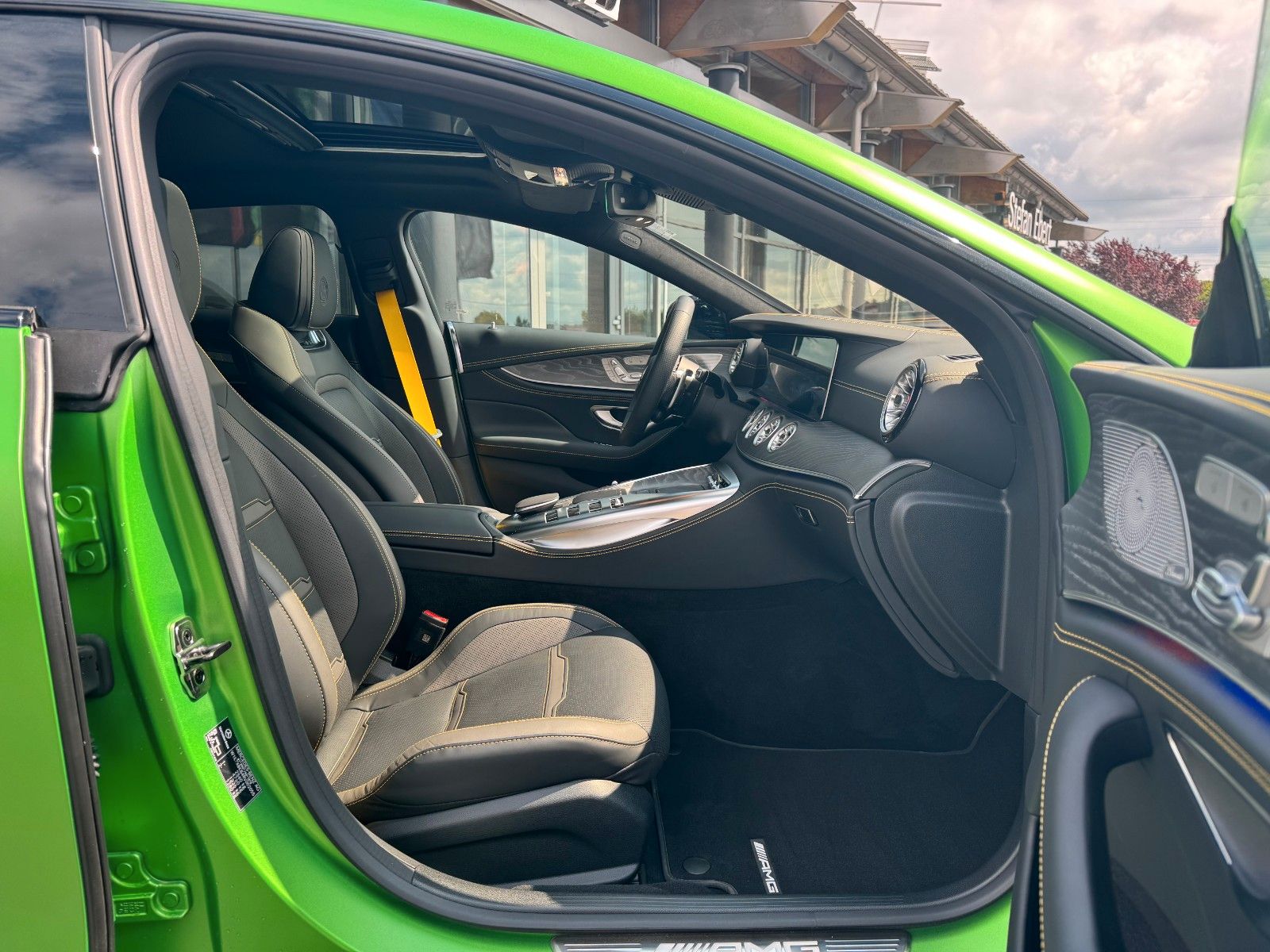 Fahrzeugabbildung Mercedes-Benz AMG GT S AirM+Burm+Standh+HUD+360+VOLL